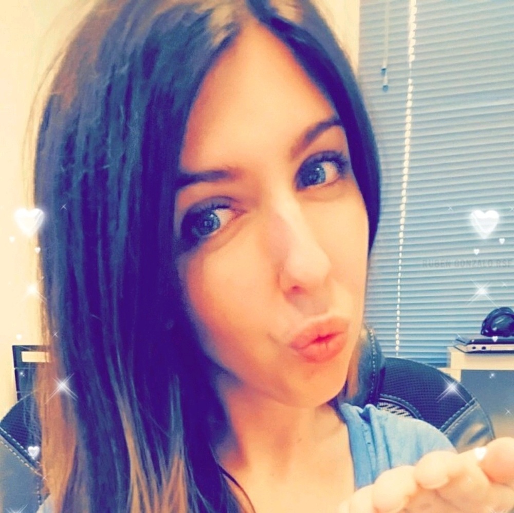 Meet your Posher, Nicole